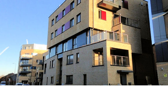 Thames Street - Balconies